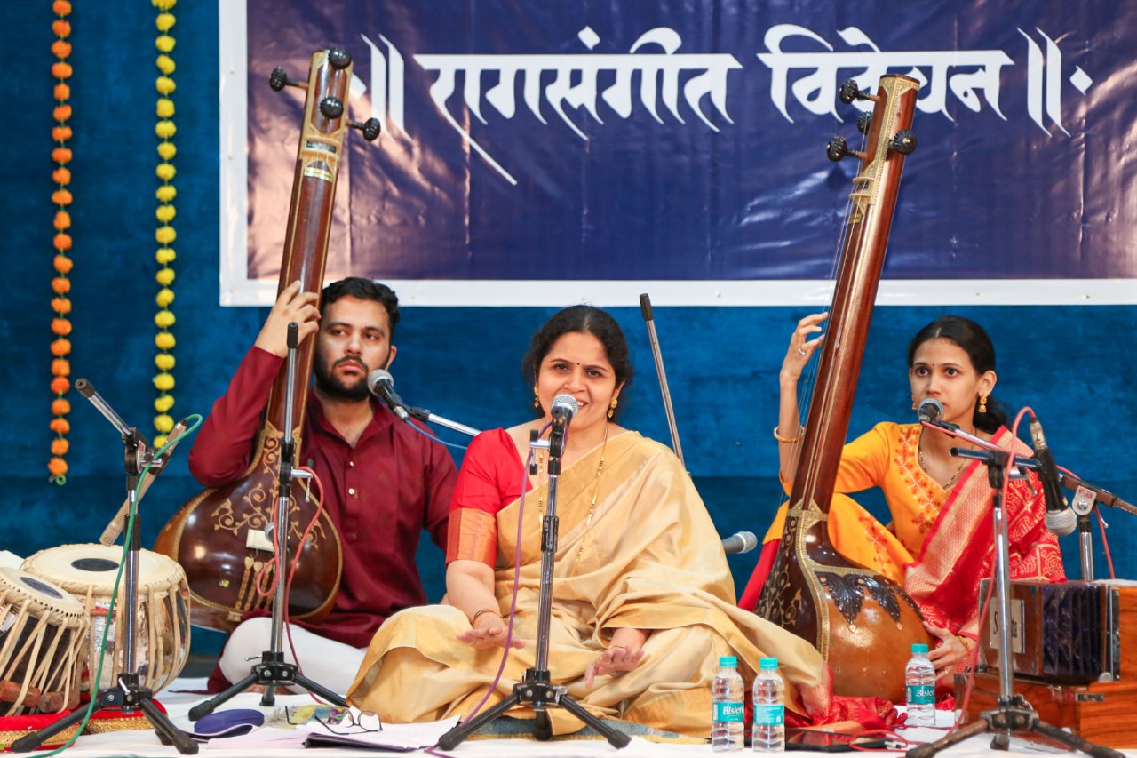 शुद्ध कल्याण रागाच्या विवेचनाने गुंफले पहिले पुष्प